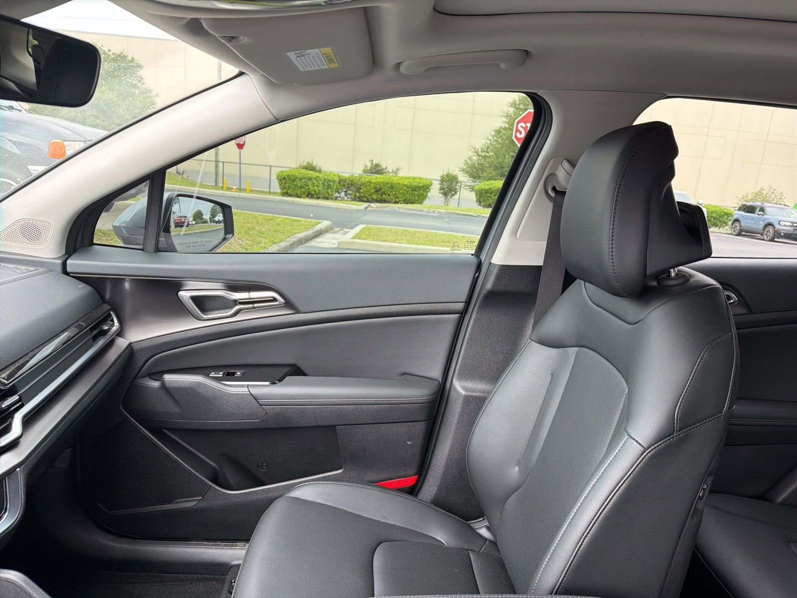 Used 2025 Kia Sportage EX w/ Premium Package image 15