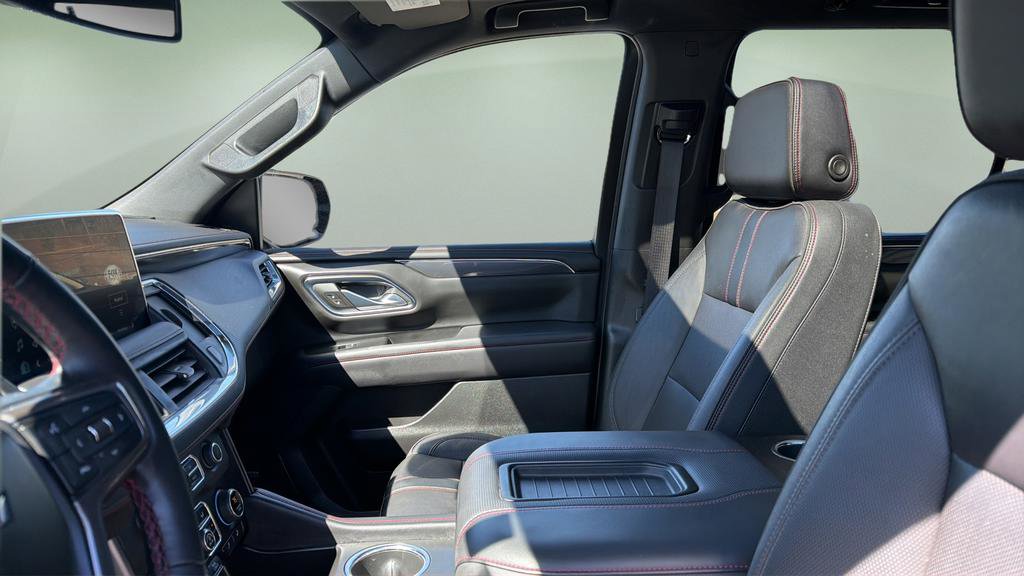 Used 2023 Chevrolet Suburban RST w/ Luxury Package image 13