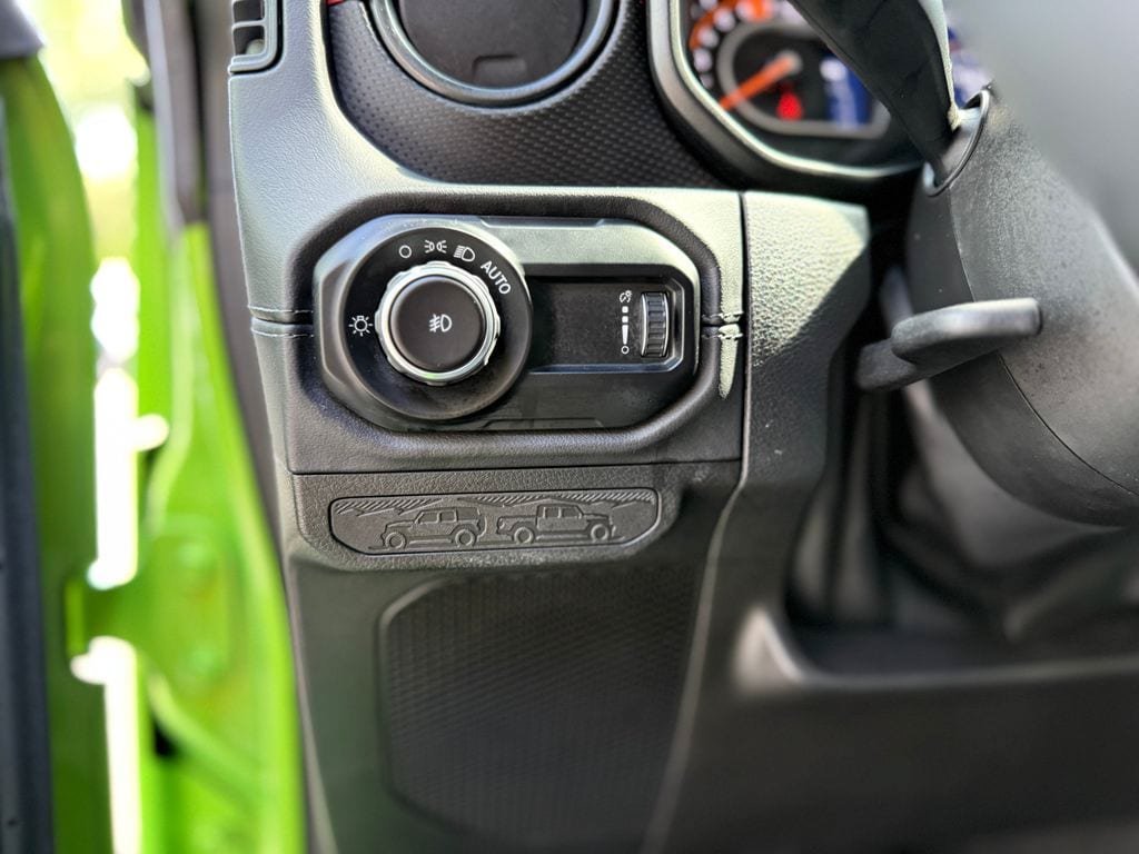 Used 2025 Jeep Wrangler Unlimited Rubicon w/ Safety Group AWD/4WD image 20