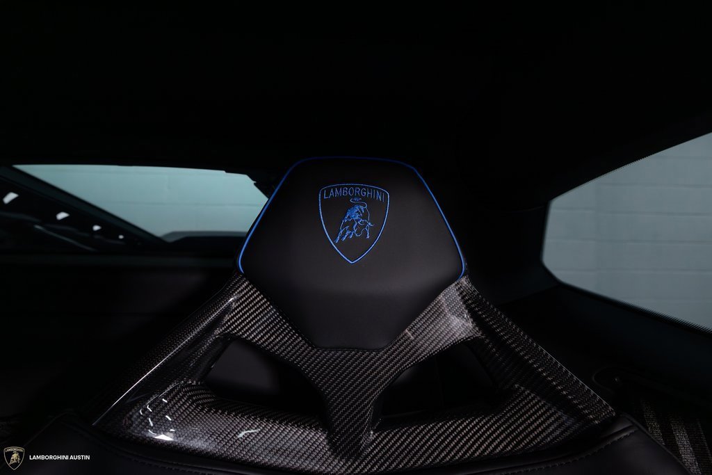 Used 2021 Lamborghini Huracan EVO image 36