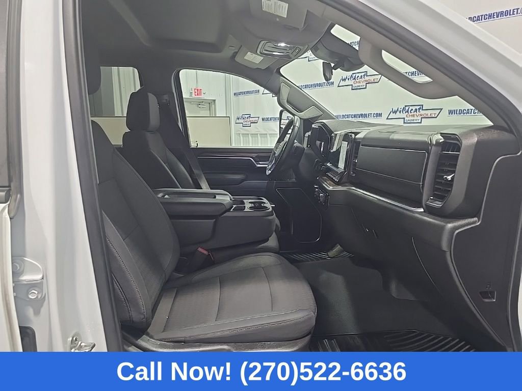 Used 2025 Chevrolet Silverado 2500 LT w/ Convenience Package image 26