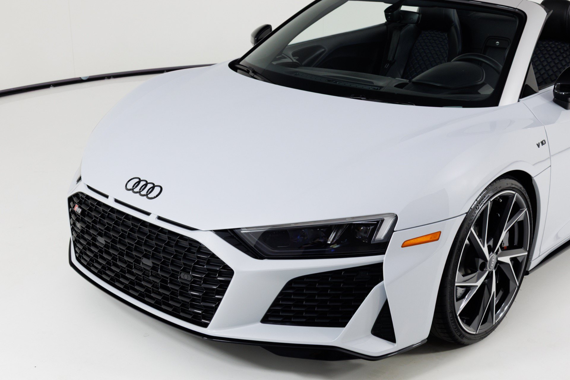 Used 2022 Audi R8 V10 w/ Premium Package RWD image 53
