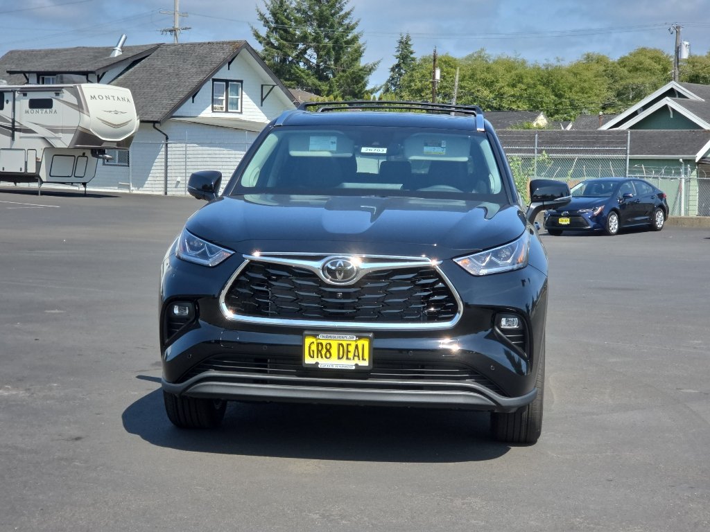 New 2026 Toyota Highlander Limited AWD/4WD image 3