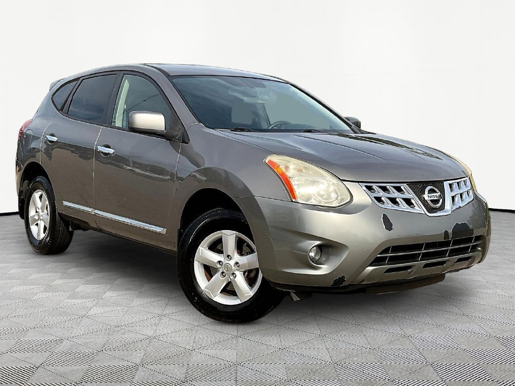 Used 2013 Nissan Rogue S w/ Special Edition Pkg FWD image 4
