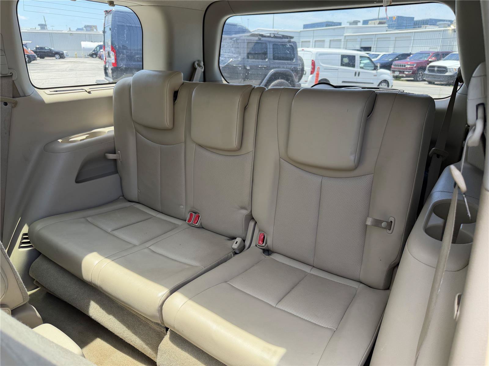 Used 2015 Nissan Quest Platinum FWD image 16