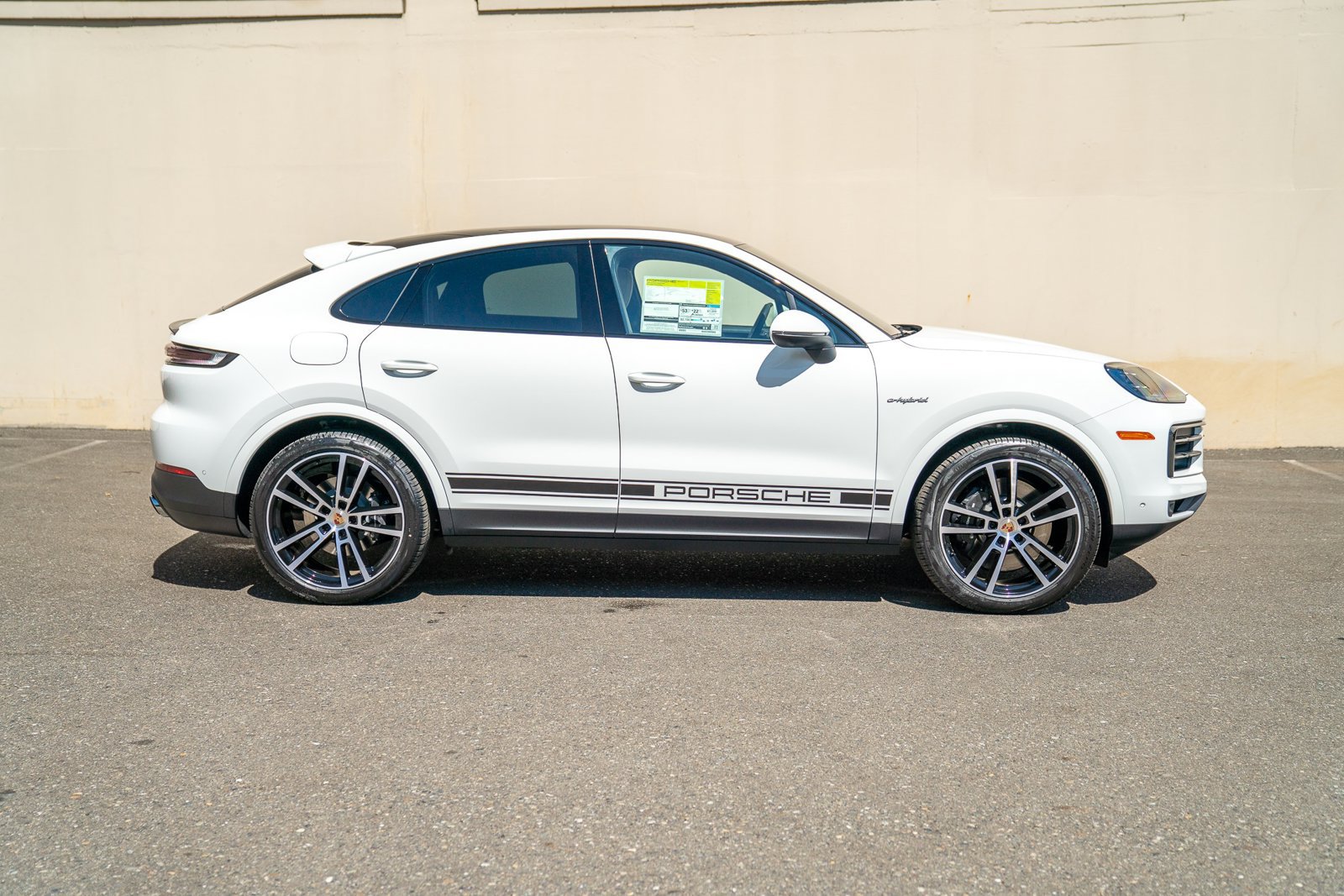 Certified 2025 Porsche Cayenne E-Hybrid Coupe AWD/4WD image 8