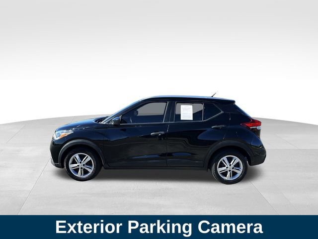 Used 2019 Nissan Kicks S image 2