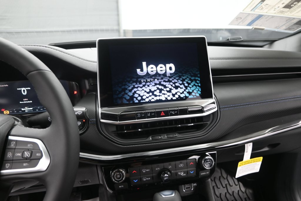 New 2027 Jeep Compass Limited AWD/4WD image 21