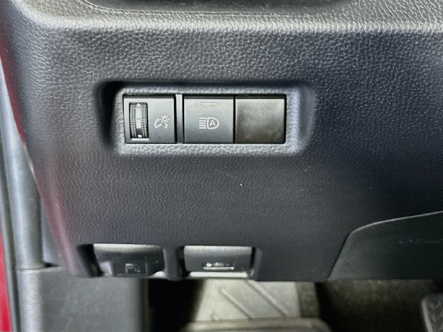 Certified 2024 Toyota RAV4 LE FWD image 11