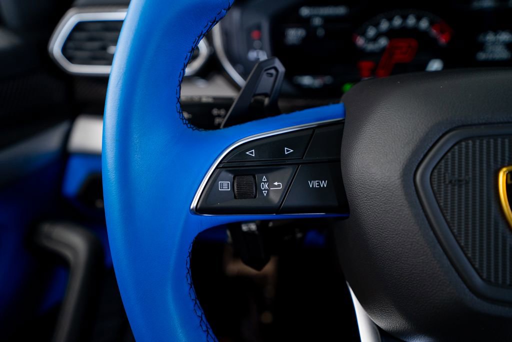 Used 2022 Lamborghini Urus image 46