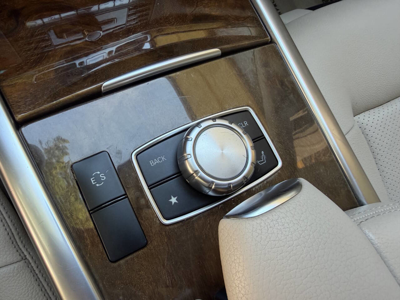 Used 2014 Mercedes-Benz E 350 Sedan image 23