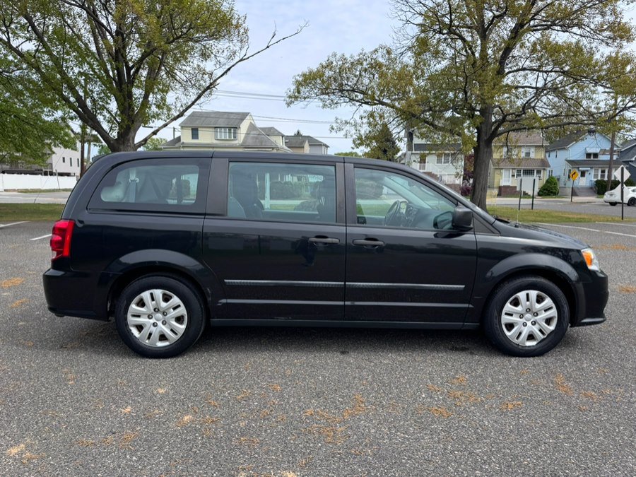 Used 2015 Dodge Grand Caravan American Value Package w/ UConnect Hands-Free Group FWD image 8