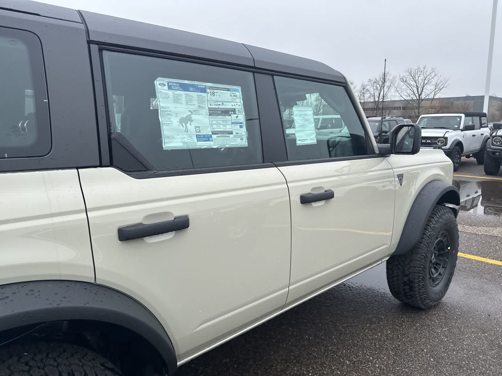 New 2026 Ford Bronco 4-Door w/ Sasquatch Package AWD/4WD image 8