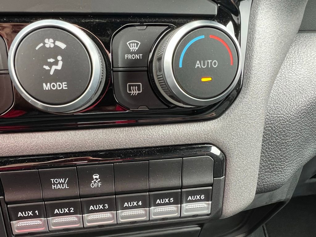 Used 2024 RAM 2500 Tradesman w/ Chrome Appearance Group AWD/4WD image 35