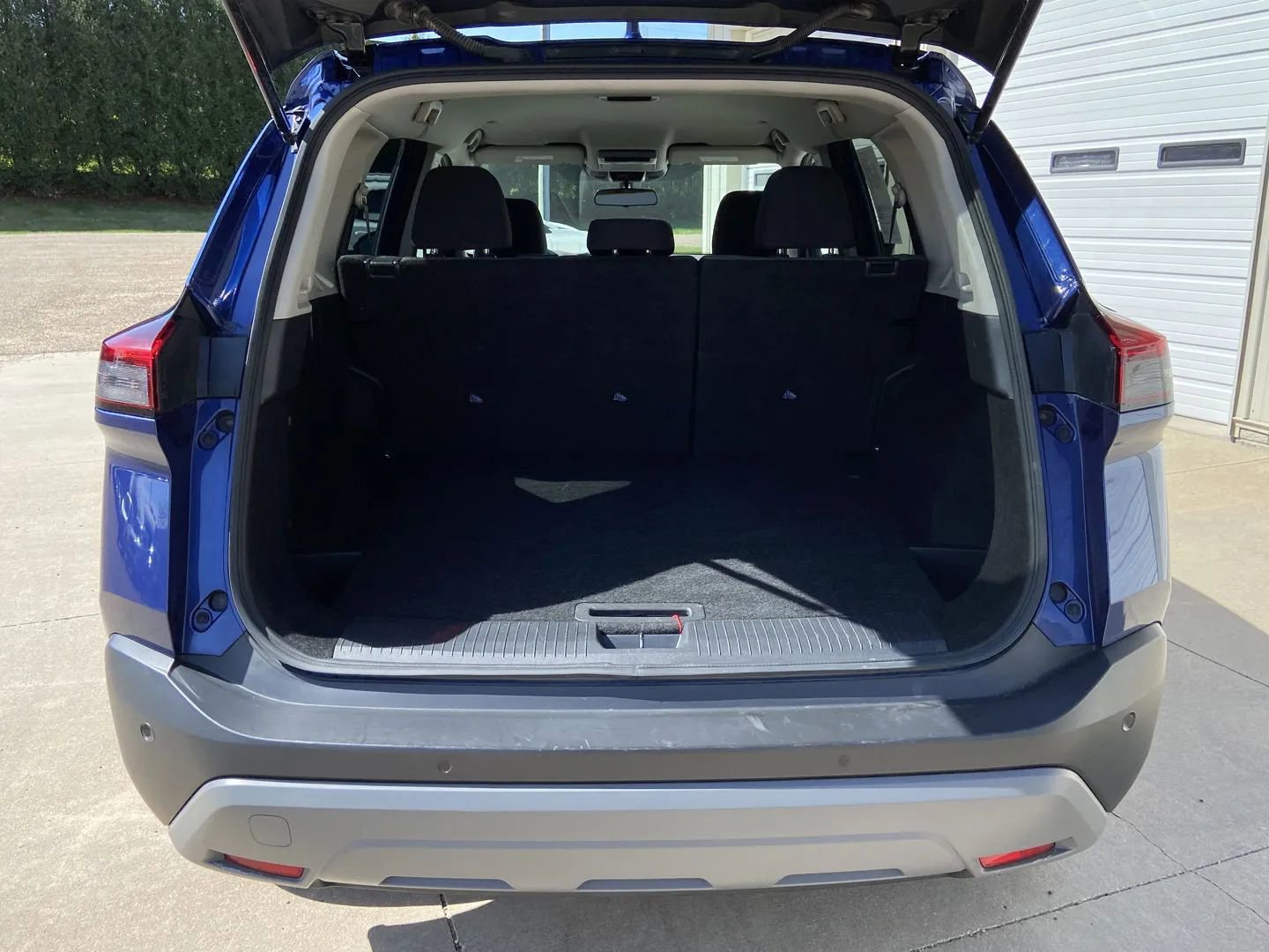 Used 2023 Nissan Rogue SV AWD/4WD image 24