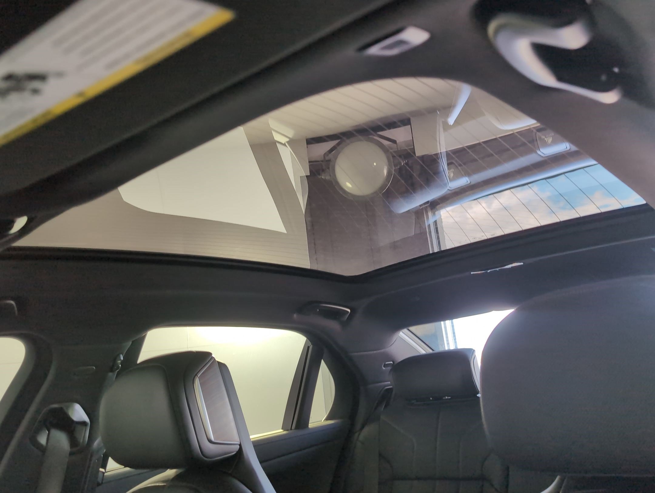 New 2025 BMW i7 xDrive60 w/ Premium Package image 12