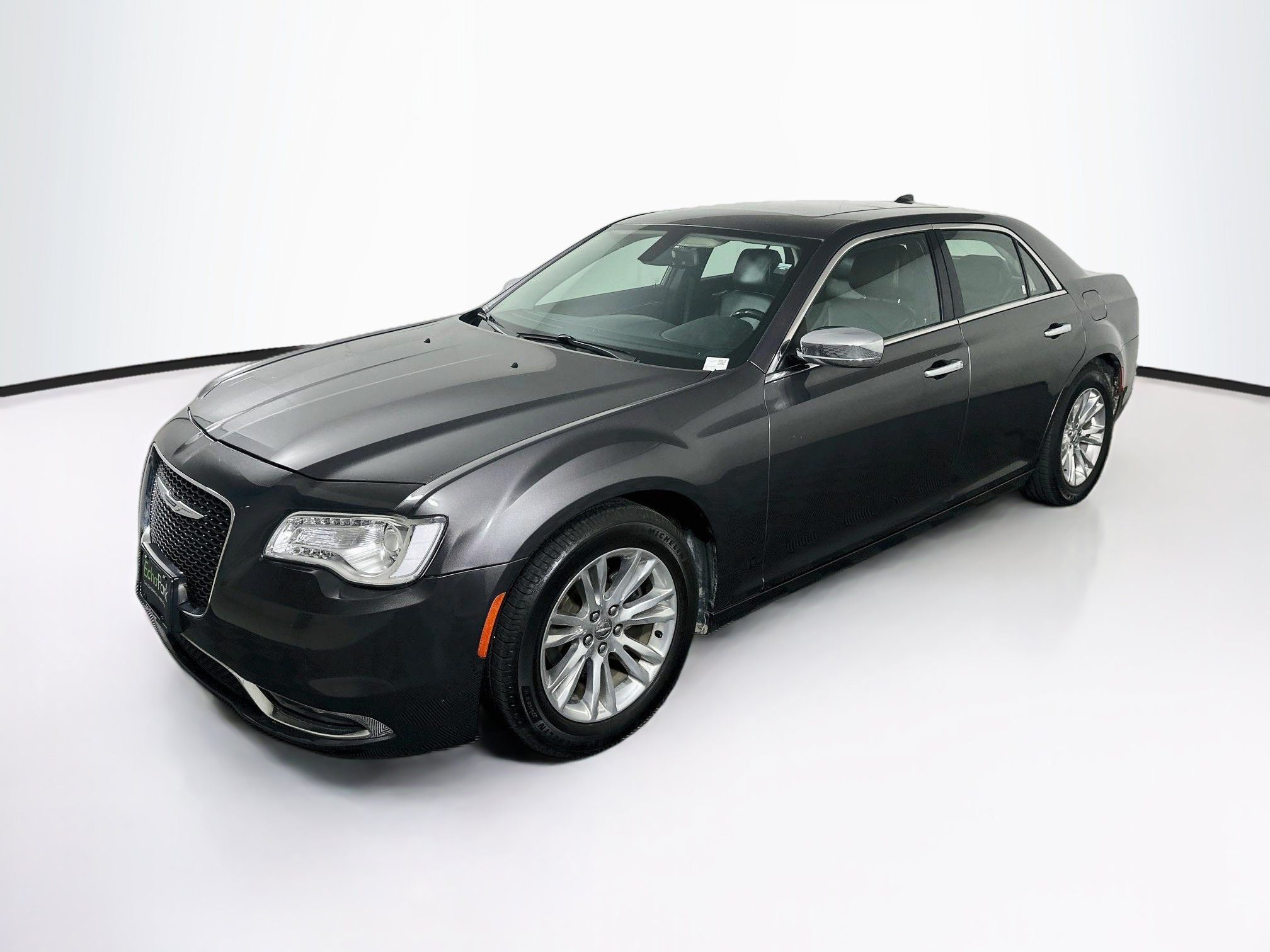Used 2017 Chrysler 300 C RWD image 3