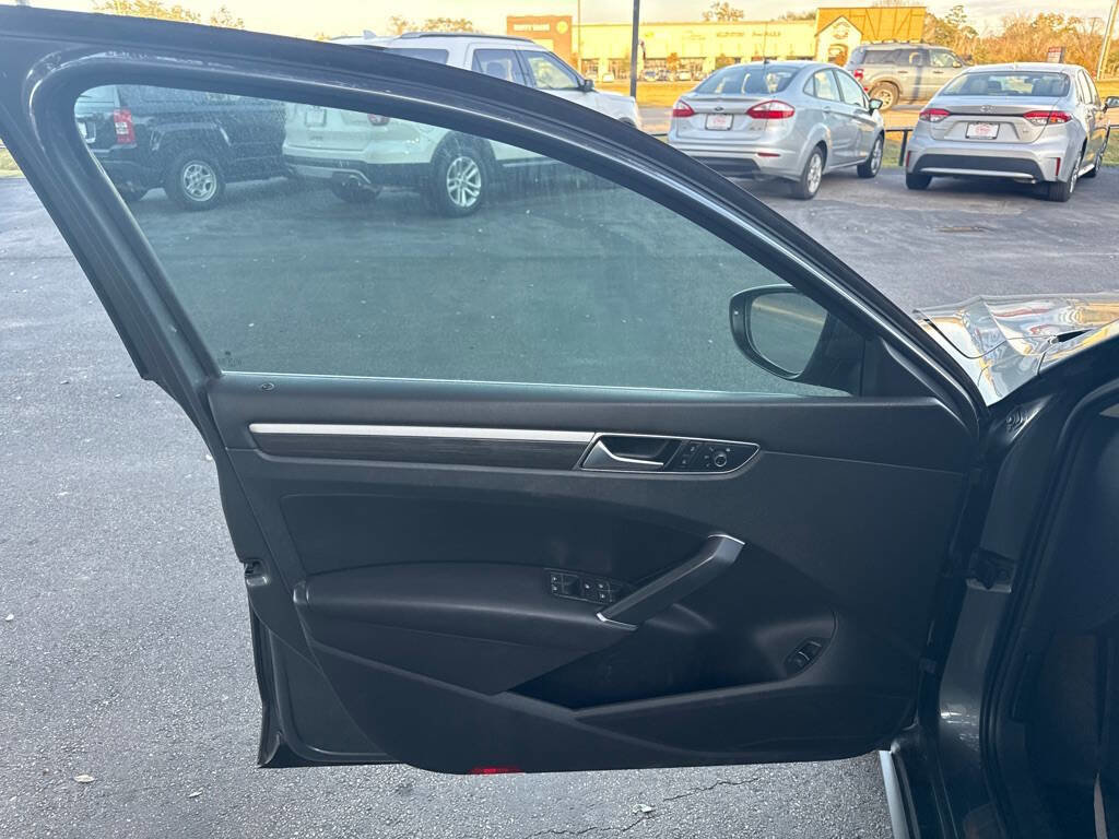 Used 2017 Volkswagen Passat 1.8T SE image 9