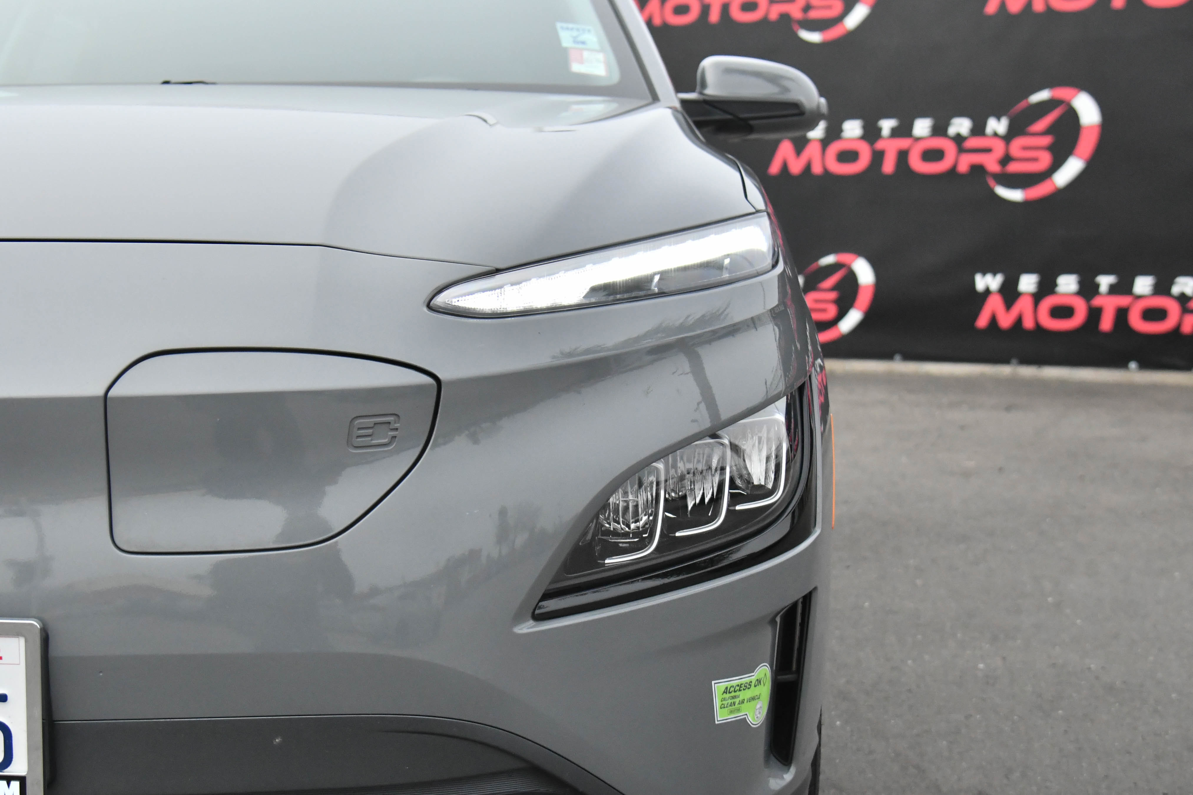 Used 2023 Hyundai Kona Limited image 11