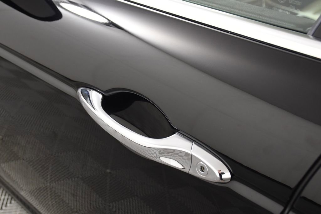 Used 2009 Jaguar XJ8 image 16