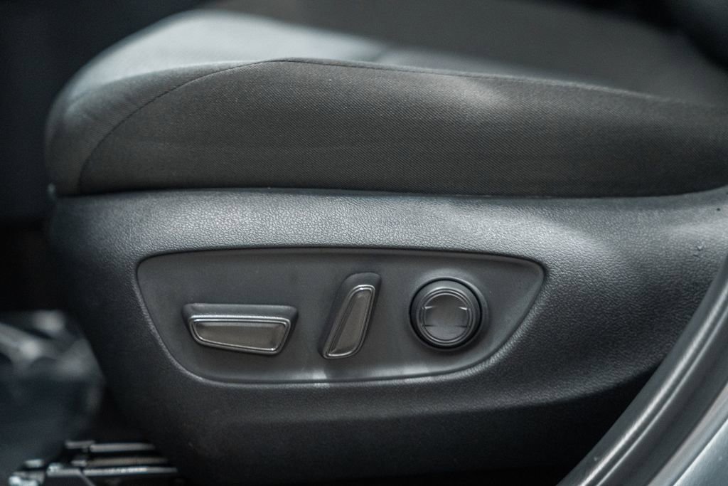 Used 2025 Toyota RAV4 XLE image 36