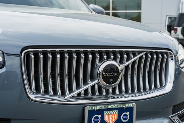 Used 2023 Volvo XC90 B6 Ultimate w/ Lounge Package image 12