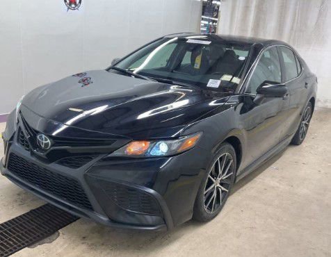 Used 2024 Toyota Camry SE FWD image 1