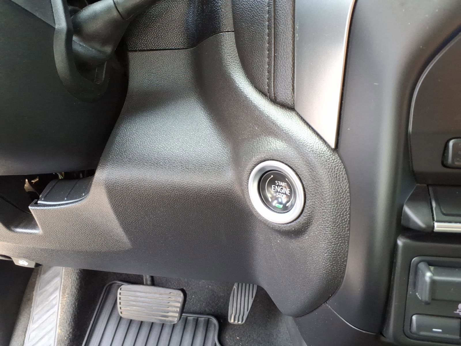 Used 2020 Chevrolet Silverado 1500 LT w/ All-Star Edition image 12