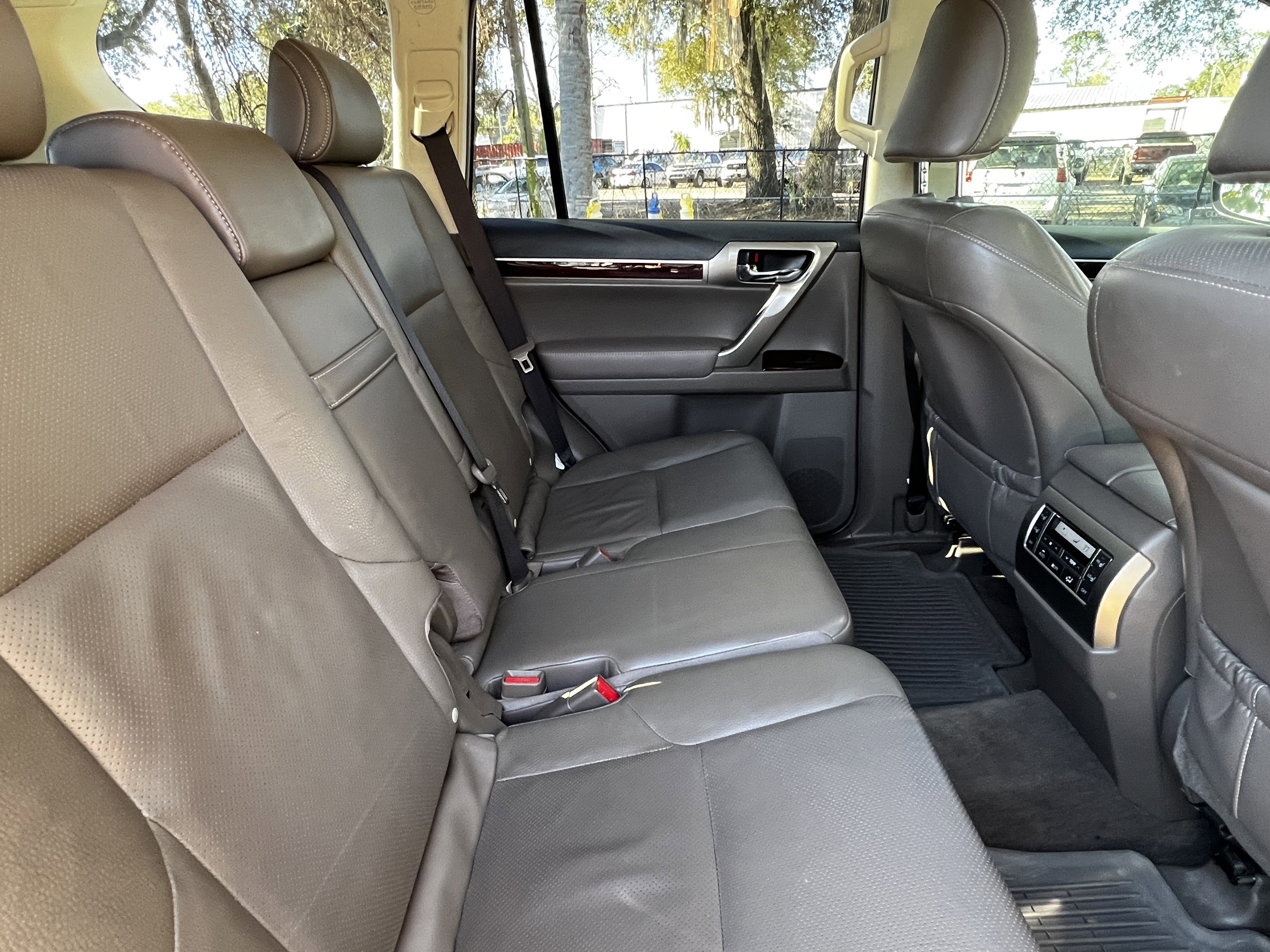 Used 2016 Lexus GX 460 image 42