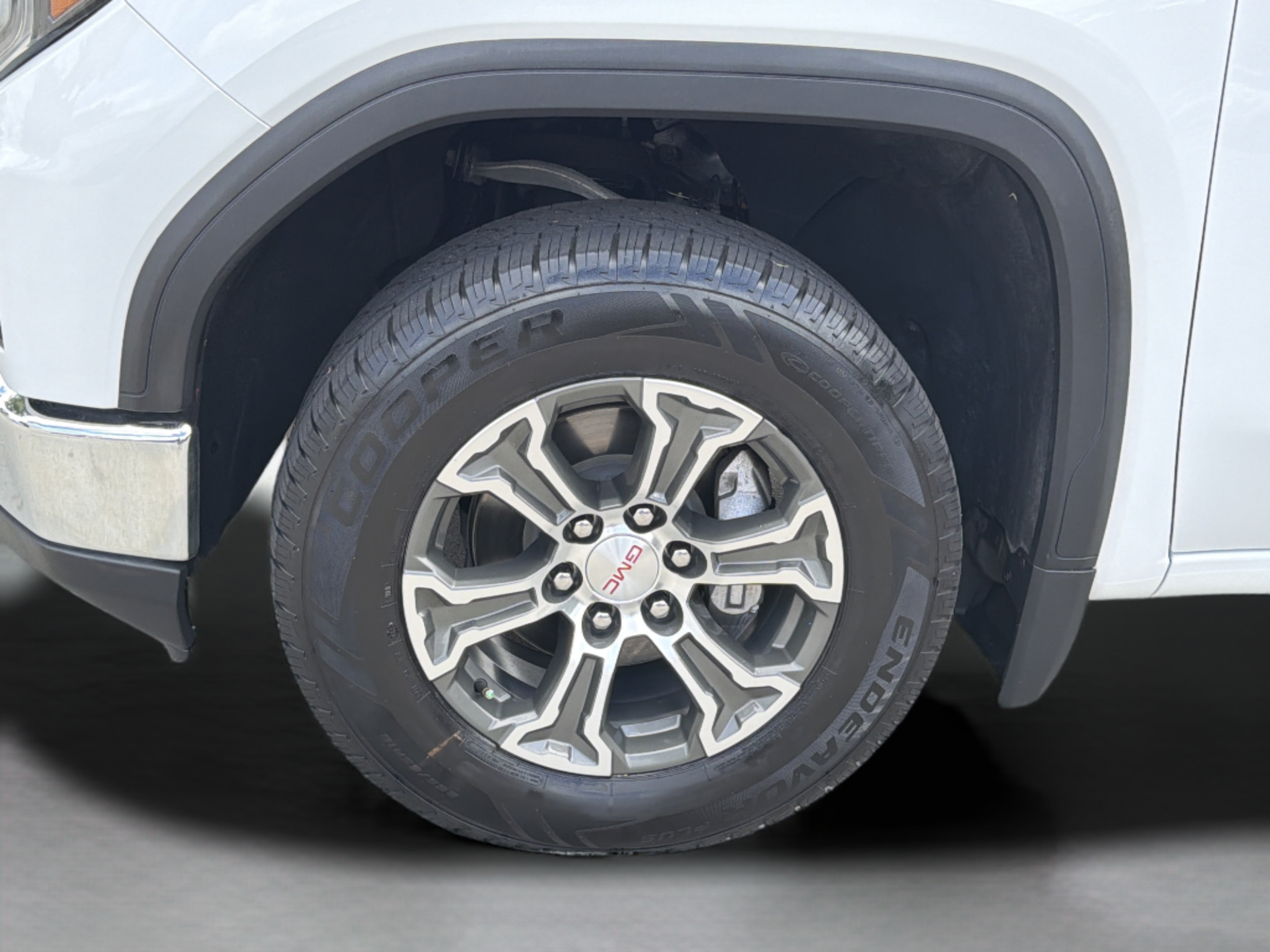 Used 2025 GMC Sierra 1500 SLT RWD image 30