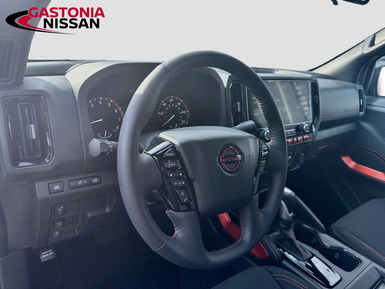 Used 2025 Nissan Frontier Pro-X RWD image 11