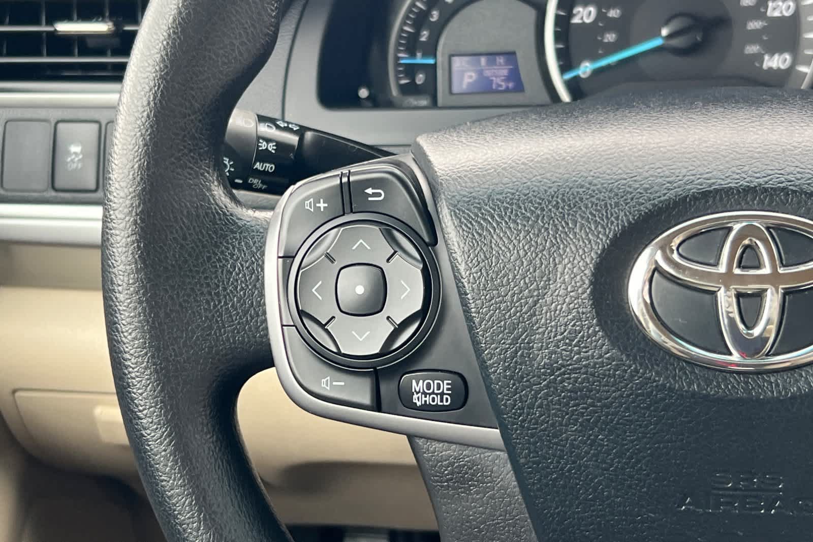 Used 2013 Toyota Camry LE FWD image 23