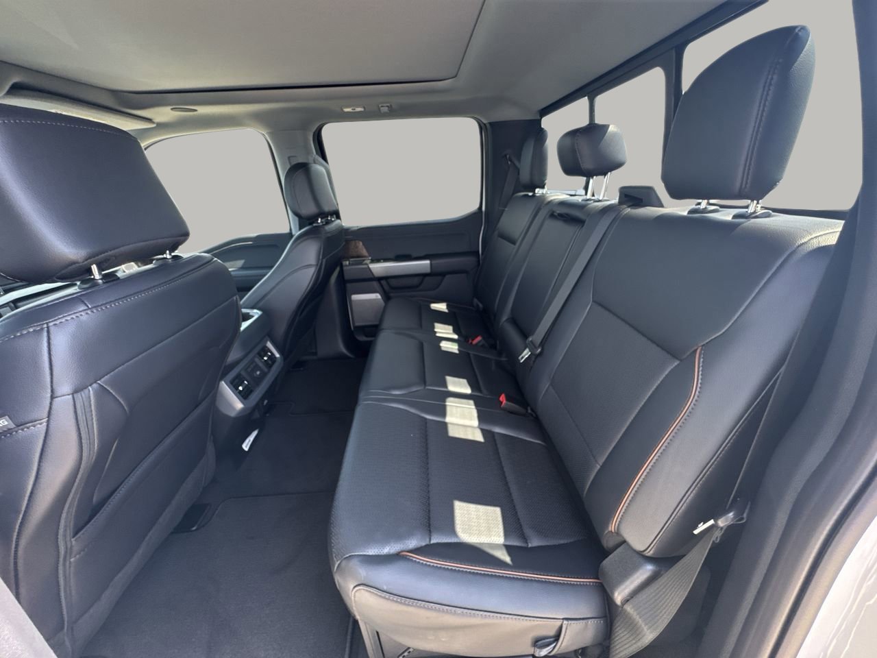 New 2025 Ford F250 Lariat w/ Lariat Ultimate Package image 44