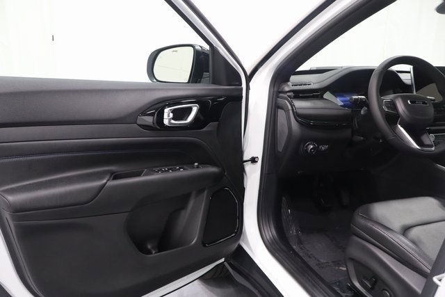 New 2026 Jeep Compass Limited image 9