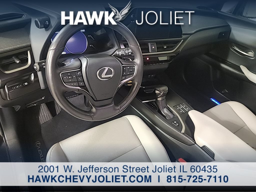 Used 2024 Lexus UX 250h AWD w/ Premium Package image 11
