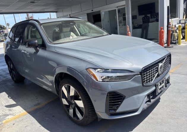 Used 2024 Volvo XC60 T8 Plus AWD/4WD image 10
