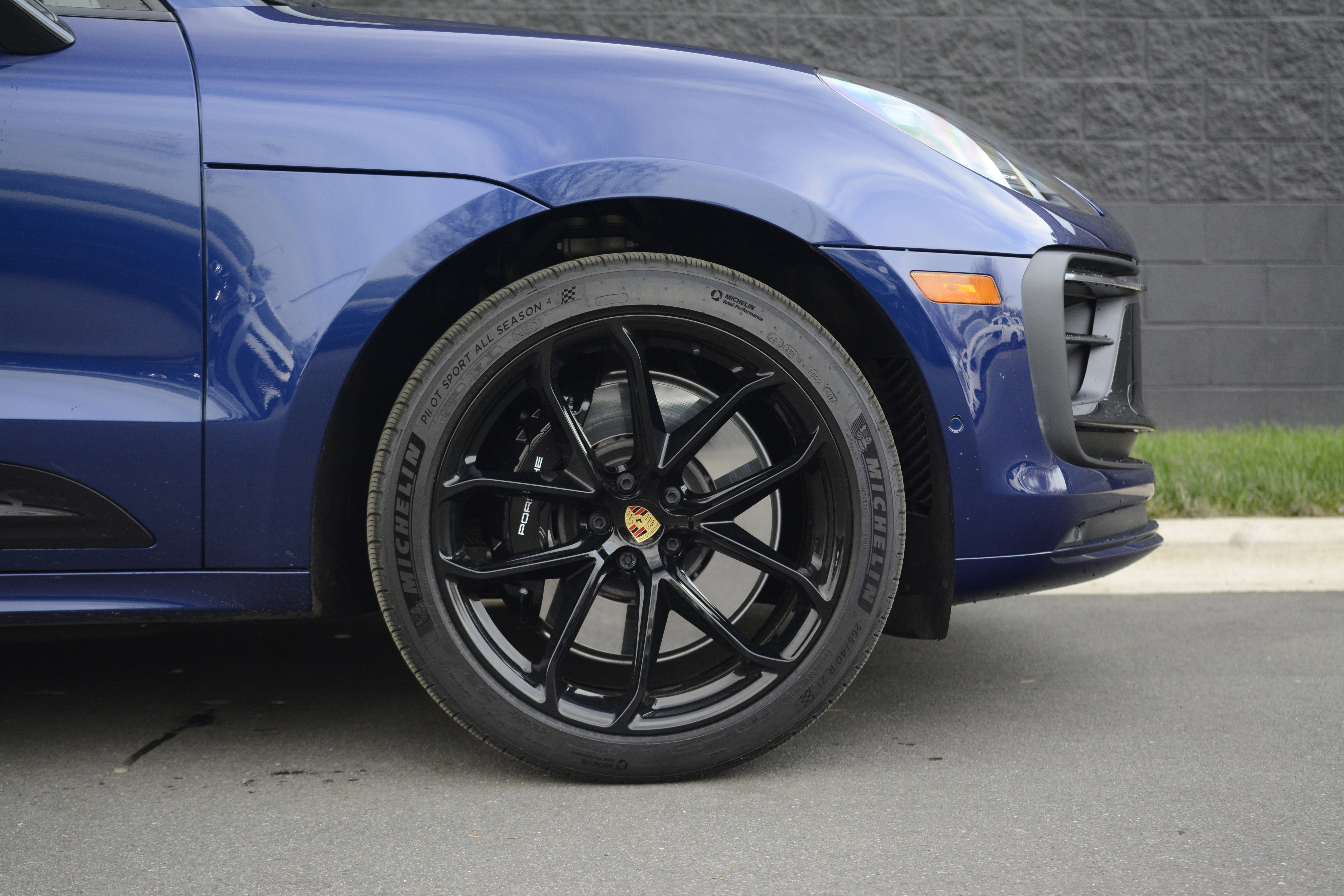 Certified 2024 Porsche Macan GTS w/ Premium Plus Package AWD/4WD image 39