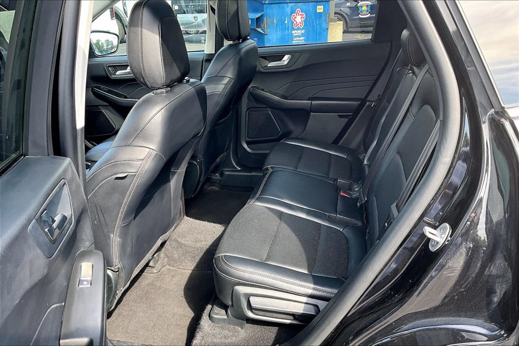 Used 2022 Ford Escape Titanium AWD/4WD image 11