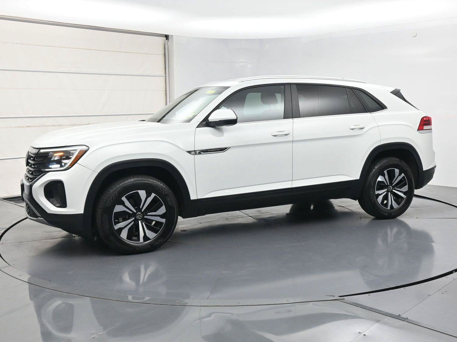 Used 2024 Volkswagen Atlas Cross Sport SE AWD/4WD image 26