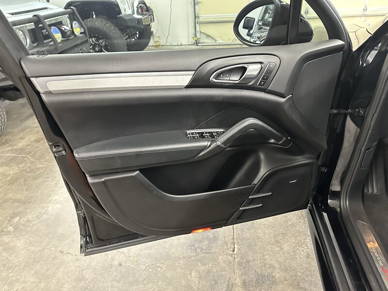 Used 2013 Porsche Cayenne GTS AWD/4WD image 29