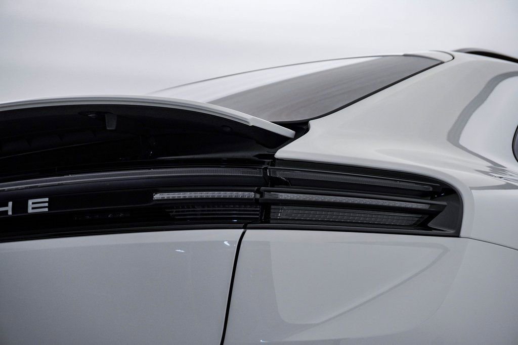 New 2026 Porsche Macan 4 Electric image 12