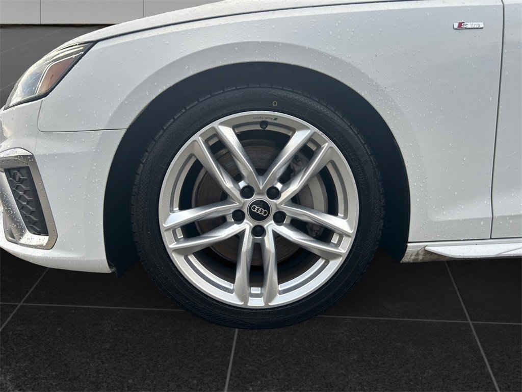 Used 2022 Audi A4 2.0T Premium Plus w/ Premium Plus Package image 9