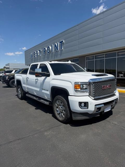 Used 2017 GMC Sierra 2500 Denali w/ Duramax Plus Package AWD/4WD image 2