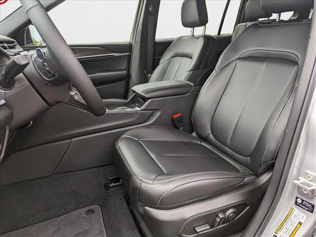 New 2025 Jeep Grand Cherokee L Limited w/ Black Appearance Package image 4