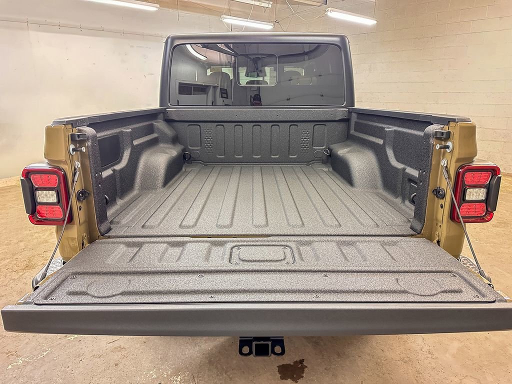 New 2026 Jeep Gladiator Sport AWD/4WD image 13