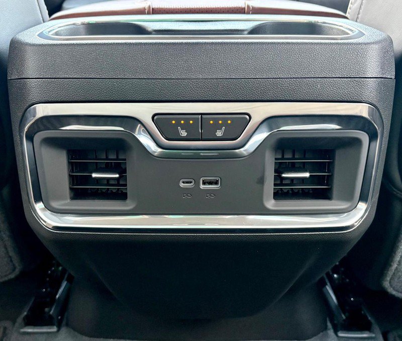 New 2026 GMC Sierra 2500 Denali Ultimate AWD/4WD image 15