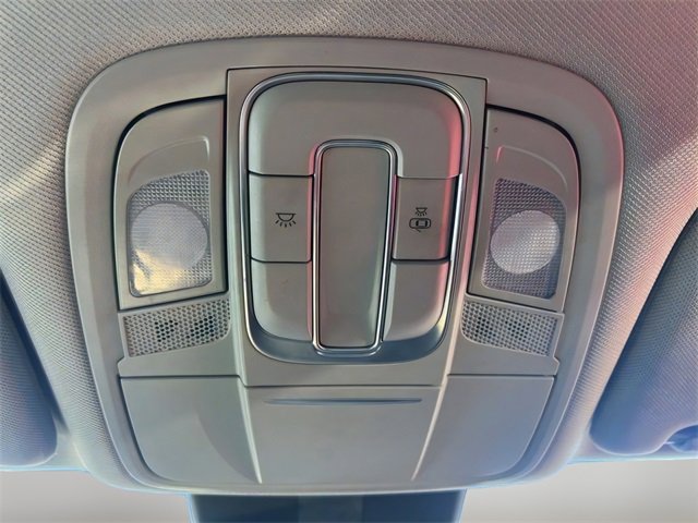 Used 2020 Hyundai Santa Fe SEL w/ Convenience Package image 15