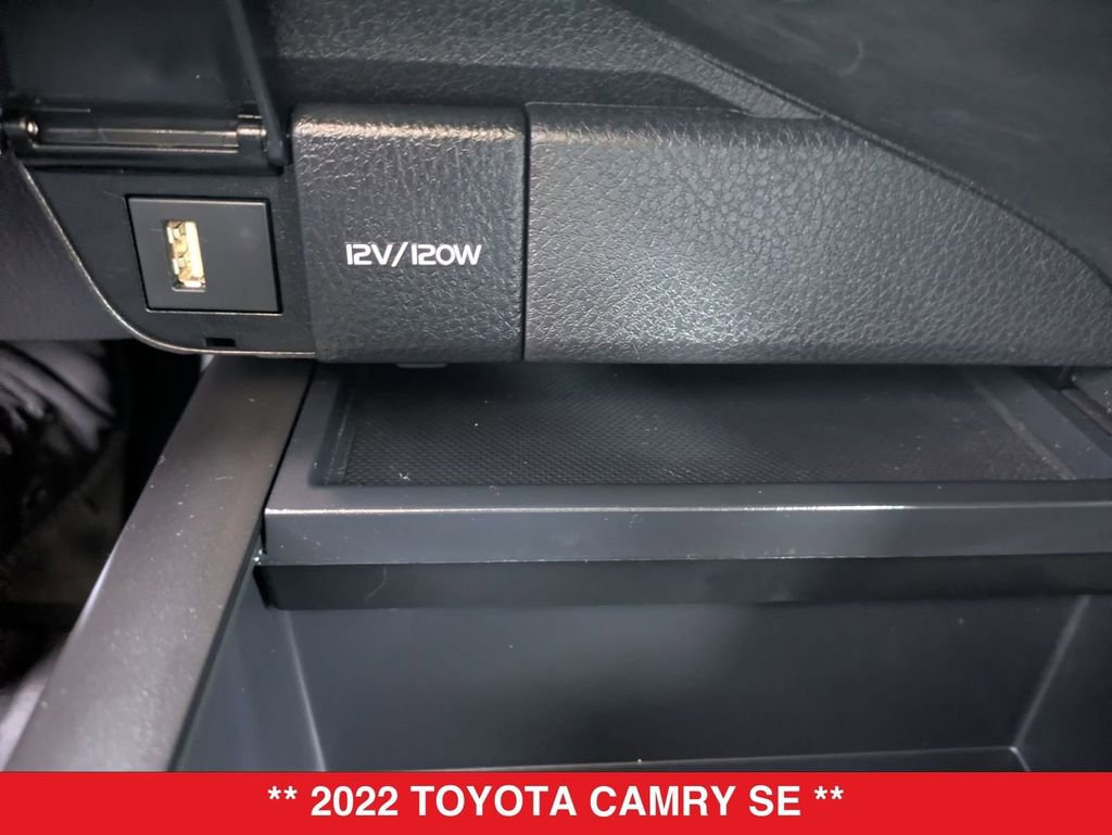 Used 2022 Toyota Camry SE image 28