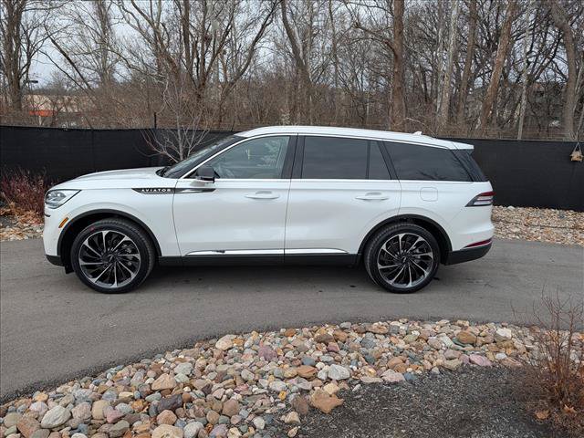 Certified 2023 Lincoln Aviator Reserve w/ Equipment Group 201A AWD/4WD image 2