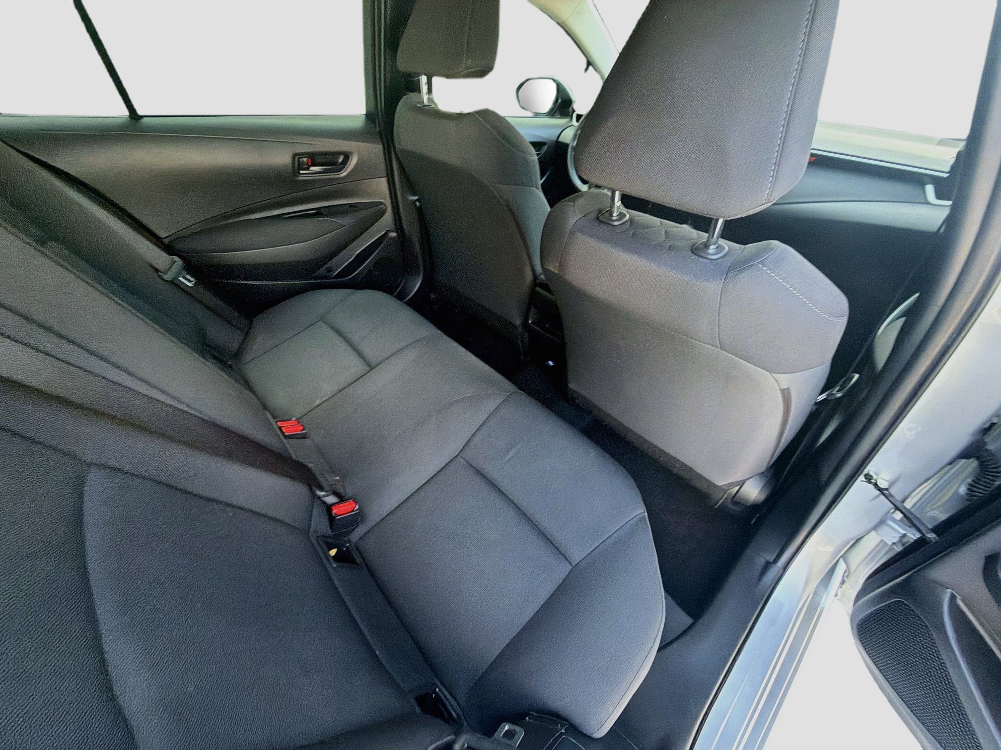 Used 2022 Toyota Corolla LE FWD image 28